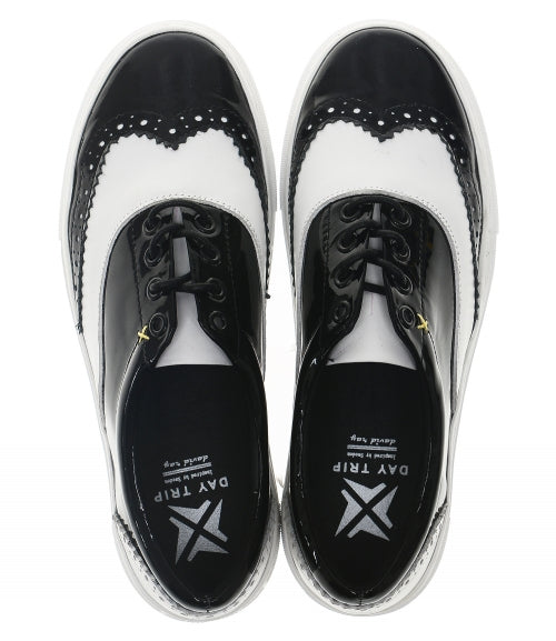 Calfskin Wingtip Sneakers Cristella Black & White