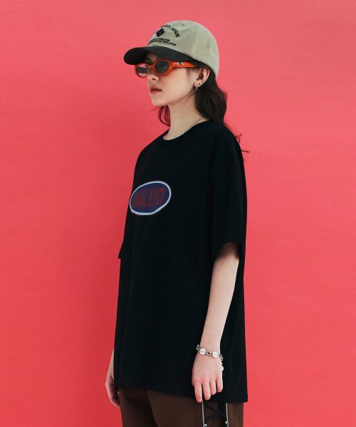 Oval Logo T-Shirt / Black