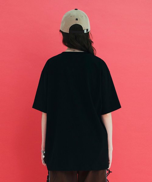 Oval Logo T-Shirt / Black