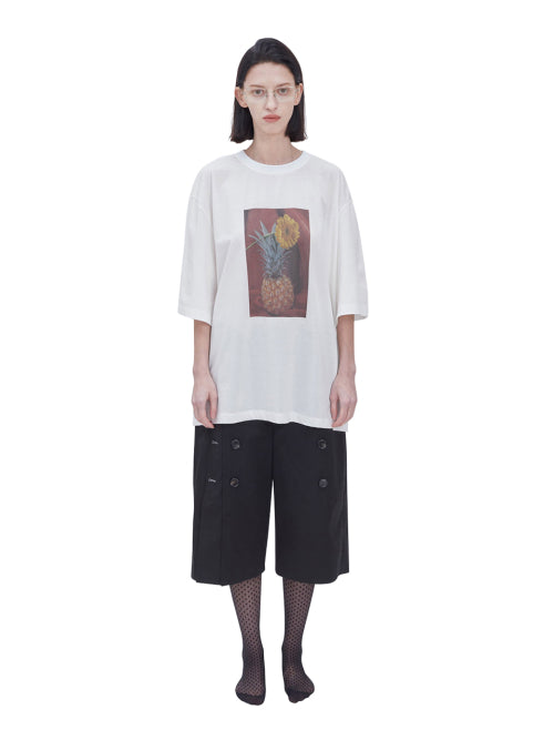 RED PICTURESQUE T-SHIRT