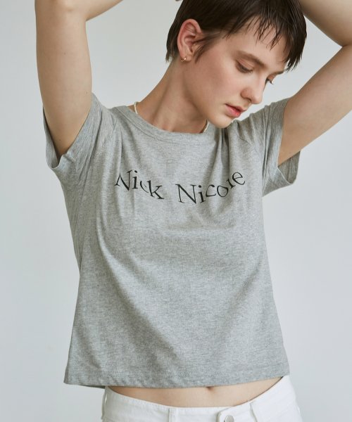 VIVID NICOLE HALF TEE_GRAY
