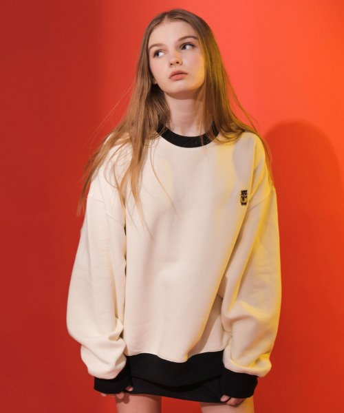 TWOTONE CAT EMBROIDERY SWEATSHIRT [CREAM]