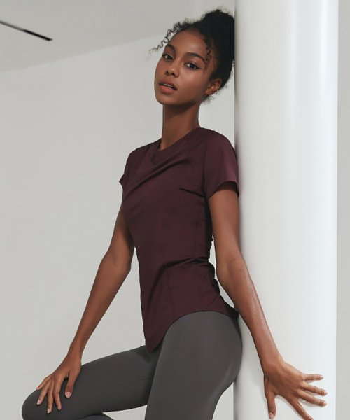 Ice Feather Short Sleeve Dahlia Wine