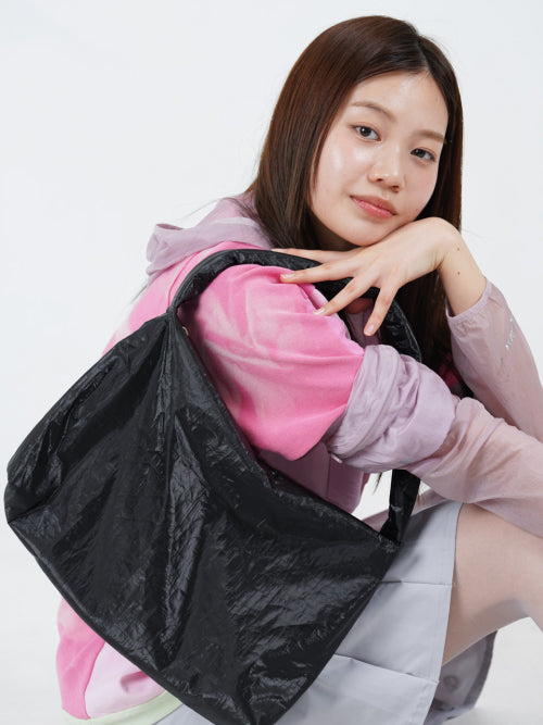 Puff-Up Shoulder Bag (Black/Fuchsia)