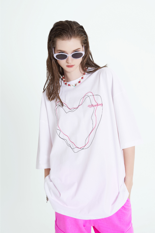 Line drawing t-shirt white